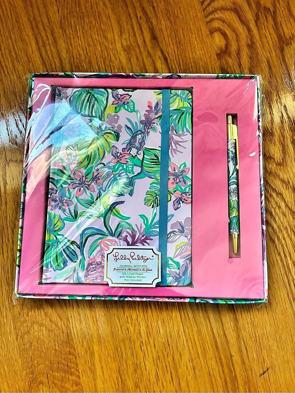 Lilly Pulitzer Journal with Pen in Mermaid in the Shade Mermaid in the Shade